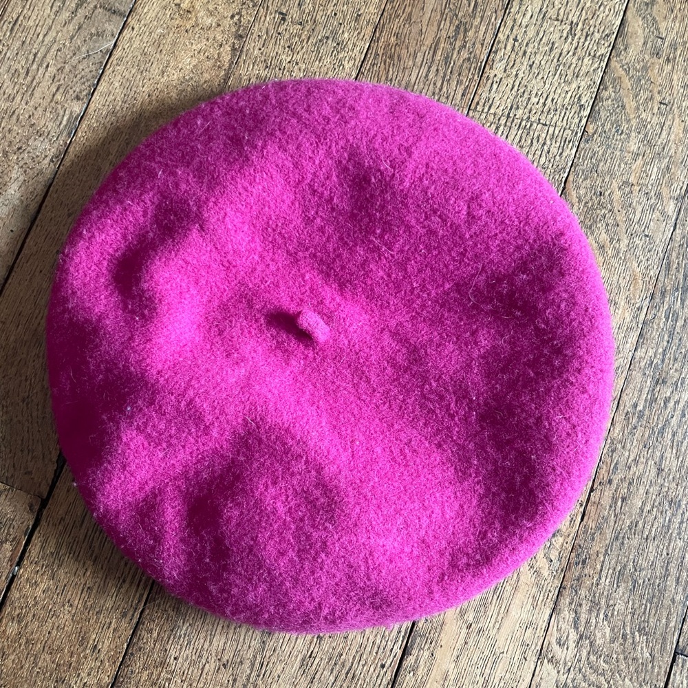Raspberry beret